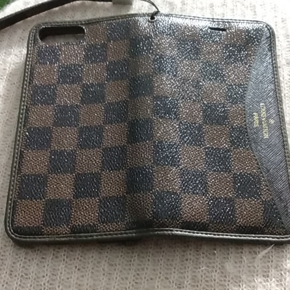 - Louis Vuitton phonecase